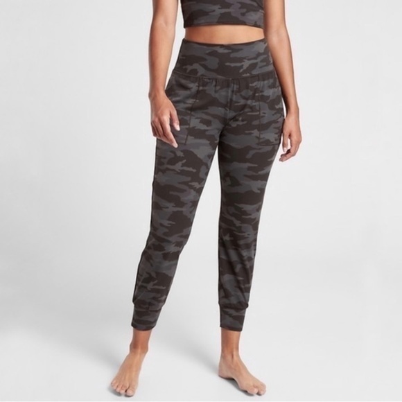 Athleta Salutation Camo‎ Jogger Black - Picture 1 of 13